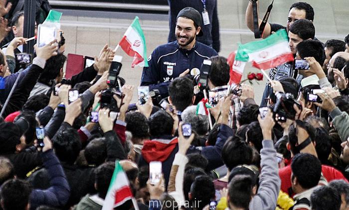 تصاویر استقبال از تیم ملی فوتبال در فردوگاه امام خمینی (http://www.oojal.rzb.ir/post/1557) 