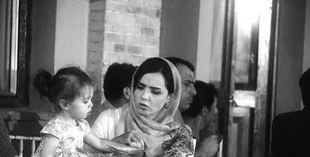 عکس های جدید ترانه علیدوستی همراه فرزندش در مراسم افطاری شهرزاد